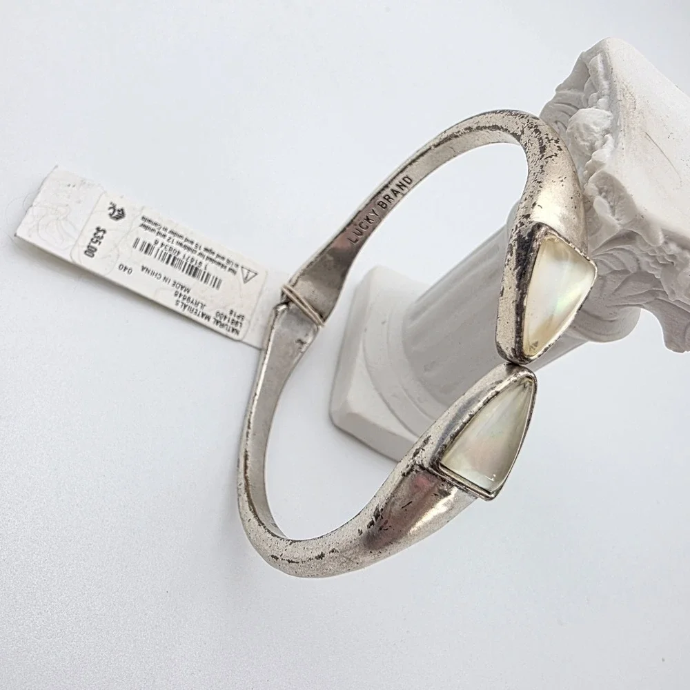 New LUCKY BRAND Cuff Bracelet Shabby Chic Faux Mother Of Pearl Hinge Silver Tone